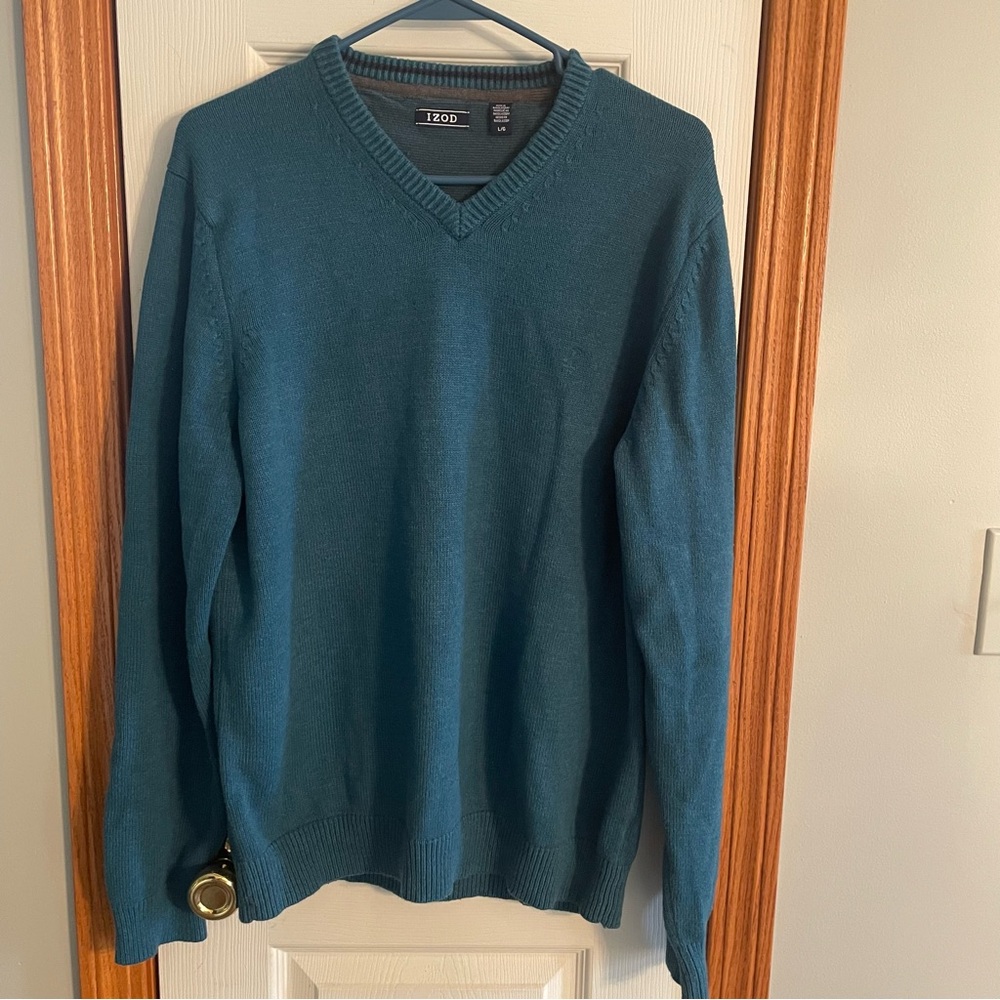 Izod V-Neck Sweater in Dark Teal size Large